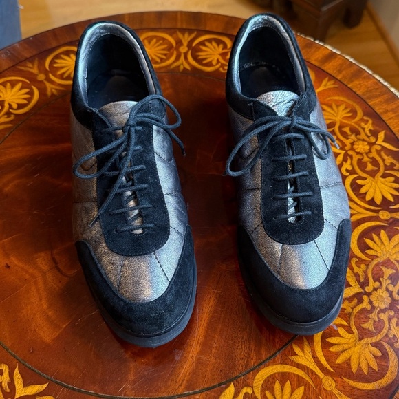 Aquatalia Waterproof Black/Silver Suede Leather Sneaker Size 9 MSRP $225 - Picture 2 of 12